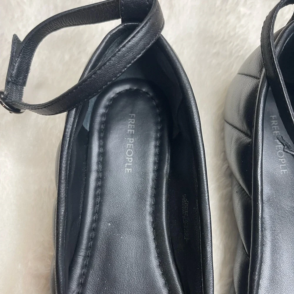 Free People On A Cloud Black Ballet Flats Sz 7 - Picture 2 of 6